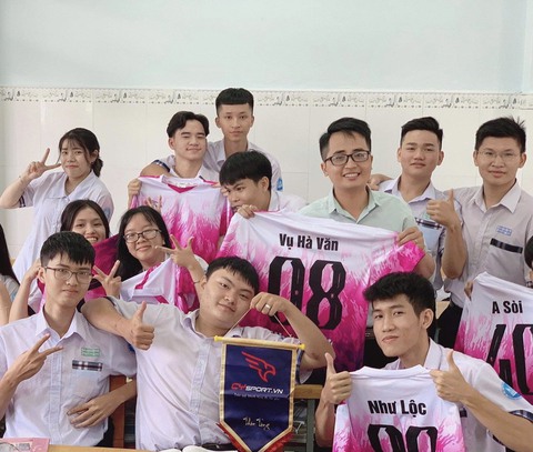Mang tiền về cho mẹ của Đen Vâu vào đề thi ngữ văn, học sinh cười khoái chí - Ảnh 1. Mang tiền về cho mẹ của Đen Vâu vào đề thi ngữ văn, học sinh cười khoái chí - Ảnh 1.