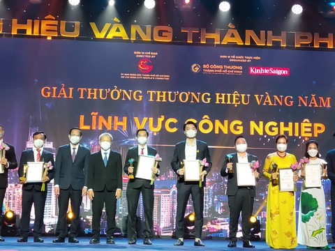 TP.HCM công bố 30 doanh nghiệp đoạt giải Thương hiệu vàng TP.HCM 2021 - Ảnh 6. TP.HCM công bố 30 doanh nghiệp đoạt giải Thương hiệu vàng TP.HCM 2021 - Ảnh 6.