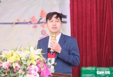 15 tấn xúc xích đến với 5.000 trẻ vùng cao Tây Bắc ngày cận tết - Ảnh 5. 15 tấn xúc xích đến với 5.000 trẻ vùng cao Tây Bắc ngày cận tết - Ảnh 5.