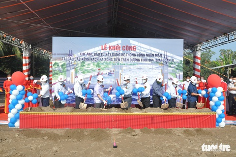 Tiền Giang: Đầu tư hơn 846 tỉ đồng xây 6 cống ngăn mặn, trữ ngọt dọc sông Tiền - Ảnh 1. Tiền Giang: Đầu tư hơn 846 tỉ đồng xây 6 cống ngăn mặn, trữ ngọt dọc sông Tiền - Ảnh 1.
