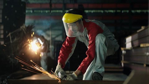 Có gì mà phải tranh cãi việc ‘mang tiền về cho mẹ’ hay không? - Ảnh 1. Có gì mà phải tranh cãi việc ‘mang tiền về cho mẹ’ hay không? - Ảnh 1.