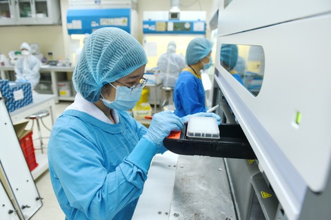 TP.HCM phát hiện thêm 1 ca nhập cảnh nhiễm Omicron, hơn 30.000 F0 cách ly tại nhà - Ảnh 1. TP.HCM phát hiện thêm 1 ca nhập cảnh nhiễm Omicron, hơn 30.000 F0 cách ly tại nhà - Ảnh 1.