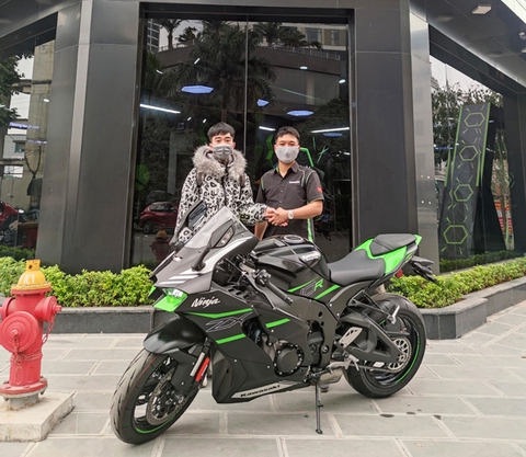 Cướp 3 tỉ ở ngân hàng xong, thủ phạm tự tin đi mua xe phân khối lớn để trốn chạy - Ảnh 1. Cướp 3 tỉ ở ngân hàng xong, thủ phạm tự tin đi mua xe phân khối lớn để trốn chạy - Ảnh 1.