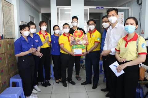 Chiến sĩ Xuân tình nguyện chung tay phòng chống COVID-19 - Ảnh 1. Chiến sĩ Xuân tình nguyện chung tay phòng chống COVID-19 - Ảnh 1.