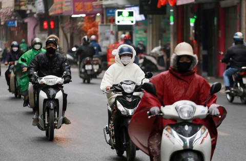 Đón đợt không khí lạnh mới, Hà Nội mưa rét - Ảnh 1. Đón đợt không khí lạnh mới, Hà Nội mưa rét - Ảnh 1.