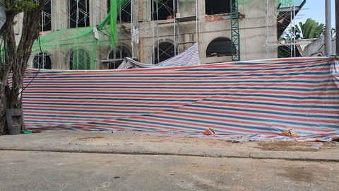 Sập giàn giáo ở Thủ Đức, 4 người rơi xuống đất, 2 người chết - Ảnh 3. Sập giàn giáo ở Thủ Đức, 4 người rơi xuống đất, 2 người chết - Ảnh 3.