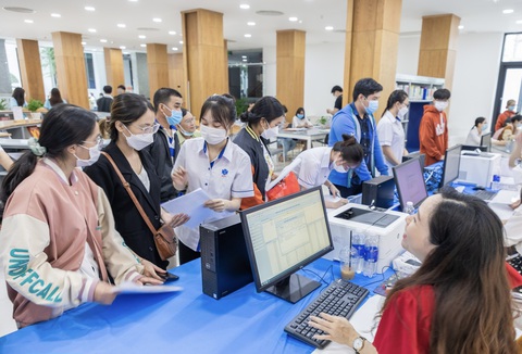 Bộ Giáo dục và Đào tạo: Hơn 560.000 thí sinh đậu đại học đợt 1 - Ảnh 1. Bộ Giáo dục và Đào tạo: Hơn 560.000 thí sinh đậu đại học đợt 1 - Ảnh 1.
