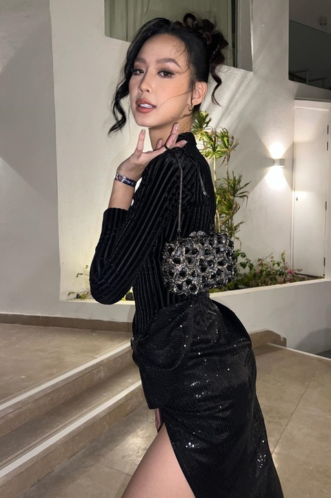 Bật ngửa với hình ảnh nàng á hậu 1,85m bị dìm còn 1,58m trong Miss Intercontinental - Ảnh 5. Bật ngửa với hình ảnh nàng á hậu 1,85m bị dìm còn 1,58m trong Miss Intercontinental - Ảnh 5.