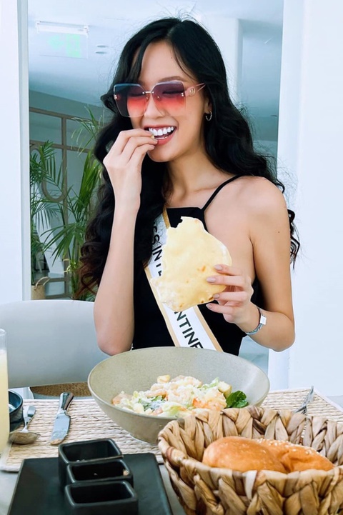Bật ngửa với hình ảnh nàng á hậu 1,85m bị dìm còn 1,58m trong Miss Intercontinental - Ảnh 7. Bật ngửa với hình ảnh nàng á hậu 1,85m bị dìm còn 1,58m trong Miss Intercontinental - Ảnh 7.