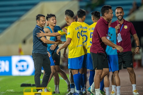 Vòng 17 V-League 2022: Hồng Lĩnh Hà Tĩnh ‘tặng’ Nam Định 3 điểm - Ảnh 1. Vòng 17 V-League 2022: Hồng Lĩnh Hà Tĩnh ‘tặng’ Nam Định 3 điểm - Ảnh 1.