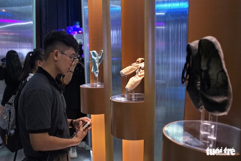 ‘Khi ta không buông tay’ truyền cảm hứng vũ đạo đến đông đảo bạn trẻ - Ảnh 4. ‘Khi ta không buông tay’ truyền cảm hứng vũ đạo đến đông đảo bạn trẻ - Ảnh 4.