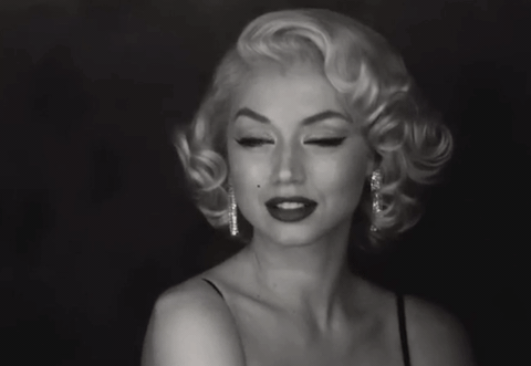 Blonde: Ngưỡng mộ hay trừng phạt Marilyn Monroe? - Ảnh 3. Blonde: Ngưỡng mộ hay trừng phạt Marilyn Monroe? - Ảnh 3.