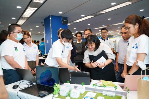 Sinh viên làm phần mềm kết nối hộ dân với bên thu gom rác - Ảnh 1. Sinh viên làm phần mềm kết nối hộ dân với bên thu gom rác - Ảnh 1.