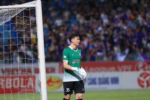 Vòng 17 V-League 2022: Hồng Lĩnh Hà Tĩnh ‘tặng’ Nam Định 3 điểm - Ảnh 2. Vòng 17 V-League 2022: Hồng Lĩnh Hà Tĩnh ‘tặng’ Nam Định 3 điểm - Ảnh 2.