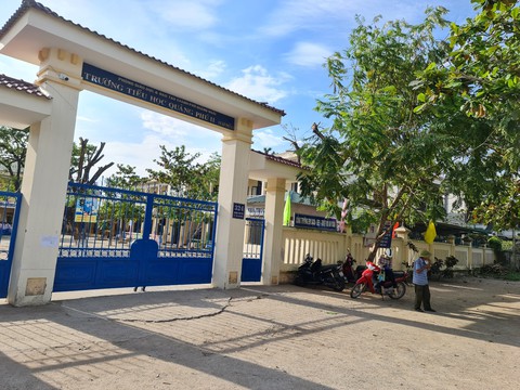Phụ huynh đóng tiền theo thông báo, hiệu trưởng nói giáo viên thu sai - Ảnh 1. Phụ huynh đóng tiền theo thông báo, hiệu trưởng nói giáo viên thu sai - Ảnh 1.