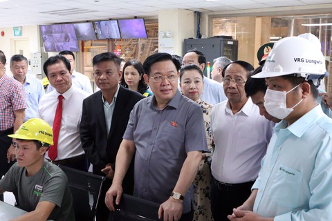 Chủ tịch Quốc hội Vương Đình Huệ: Lên thị xã để phục vụ người dân và doanh nghiệp tốt hơn - Ảnh 3. Chủ tịch Quốc hội Vương Đình Huệ: Lên thị xã để phục vụ người dân và doanh nghiệp tốt hơn - Ảnh 3.