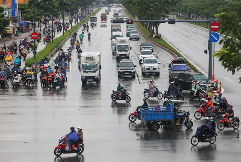 Thời tiết 1-10: Bắc Bộ mưa rất to, Nam Bộ nắng gián đoạn - Ảnh 1. Thời tiết 1-10: Bắc Bộ mưa rất to, Nam Bộ nắng gián đoạn - Ảnh 1.