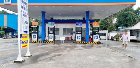 Bình Dương chật vật vì hàng loạt cây xăng treo biển hết hàng, chờ hoàn thiện pháp lý… - Ảnh 9. Bình Dương chật vật vì hàng loạt cây xăng treo biển hết hàng, chờ hoàn thiện pháp lý… - Ảnh 9.