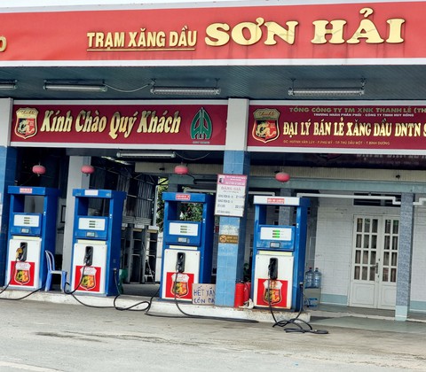 Bình Dương chật vật vì hàng loạt cây xăng treo biển hết hàng, chờ hoàn thiện pháp lý… - Ảnh 10. Bình Dương chật vật vì hàng loạt cây xăng treo biển hết hàng, chờ hoàn thiện pháp lý… - Ảnh 10.