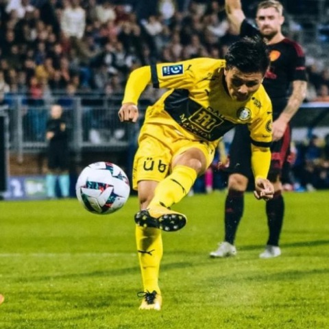 Quang Hải ghi bàn đầu tiên ở Ligue 2: Bước đệm khẳng định mình ở trời Âu - Ảnh 1. Quang Hải ghi bàn đầu tiên ở Ligue 2: Bước đệm khẳng định mình ở trời Âu - Ảnh 1.