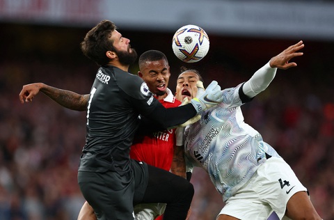 Đánh bại Liverpool, Arsenal trở lại ngôi đầu - Ảnh 2. Đánh bại Liverpool, Arsenal trở lại ngôi đầu - Ảnh 2.