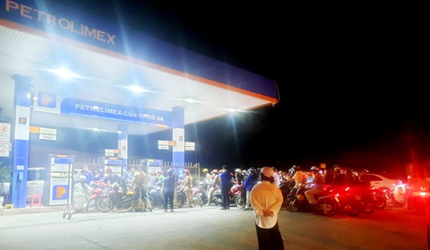 Giám đốc Sở Công Thương Bình Dương nói gì về giải pháp bình ổn xăng dầu? - Ảnh 3. Giám đốc Sở Công Thương Bình Dương nói gì về giải pháp bình ổn xăng dầu? - Ảnh 3.