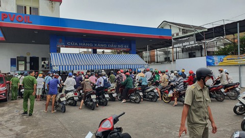 Cảnh sát PCCC TP.HCM khuyến cáo người dân không tích trữ xăng dầu trong nhà - Ảnh 1. Cảnh sát PCCC TP.HCM khuyến cáo người dân không tích trữ xăng dầu trong nhà - Ảnh 1.