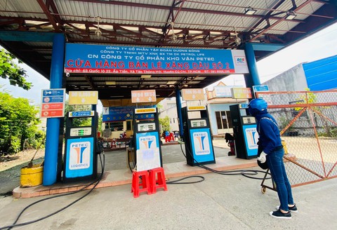 Bộ Công Thương: Hơn 100 cửa hàng đóng cửa là không phổ biến trên tổng số 17.000 cửa hàng - Ảnh 1. Bộ Công Thương: Hơn 100 cửa hàng đóng cửa là không phổ biến trên tổng số 17.000 cửa hàng - Ảnh 1.
