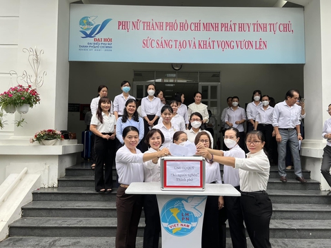 Cán bộ, công chức TP.HCM góp một ngày lương cho Quỹ Vì người nghèo - Ảnh 2. Cán bộ, công chức TP.HCM góp một ngày lương cho Quỹ Vì người nghèo - Ảnh 2.