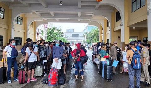 Hơn 1.500 người nước ngoài ở Campuchia bị trục xuất - Ảnh 1. Hơn 1.500 người nước ngoài ở Campuchia bị trục xuất - Ảnh 1.