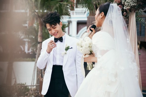 Ý nghĩa đặc biệt tấm tôn khách ký tên chúc mừng đám cưới Diệu Nhi - Anh Tú - Ảnh 6. Ý nghĩa đặc biệt tấm tôn khách ký tên chúc mừng đám cưới Diệu Nhi - Anh Tú - Ảnh 6.