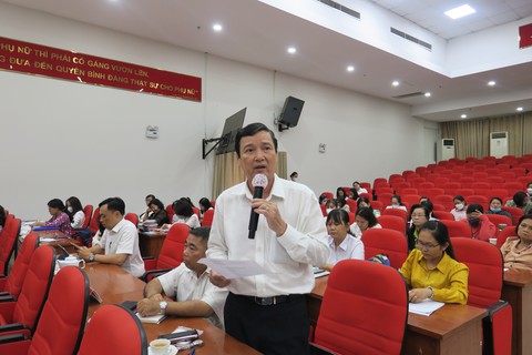 Cử tri TP.HCM đề nghị giải quyết linh động vấn đề hộ khẩu cho trẻ đi học - Ảnh 3. Cử tri TP.HCM đề nghị giải quyết linh động vấn đề hộ khẩu cho trẻ đi học - Ảnh 3.