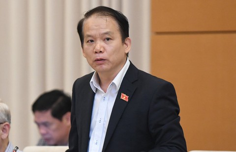 Người dân vẫn phàn nàn việc khó xin xác nhận khi sổ hộ khẩu bị thu hồi - Ảnh 1. Người dân vẫn phàn nàn việc khó xin xác nhận khi sổ hộ khẩu bị thu hồi - Ảnh 1.
