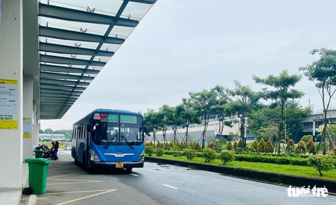 Khởi hành từ bến xe Miền Đông mới: Khách mua vé, đi lại thế nào? - Ảnh 7. Khởi hành từ bến xe Miền Đông mới: Khách mua vé, đi lại thế nào? - Ảnh 7.