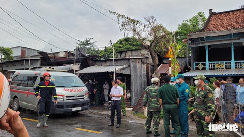 Cháy nhà, 2 người và 1 em bé được cứu, chủ nhà bị tai biến 69 tuổi tử vong - Ảnh 1. Cháy nhà, 2 người và 1 em bé được cứu, chủ nhà bị tai biến 69 tuổi tử vong - Ảnh 1.