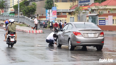 Cần Thơ ngập, học sinh được nghỉ đến hết ngày 13-10 - Ảnh 10. Cần Thơ ngập, học sinh được nghỉ đến hết ngày 13-10 - Ảnh 10.