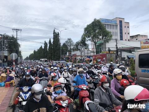 Cần Thơ ngập, học sinh được nghỉ đến hết ngày 13-10 - Ảnh 11. Cần Thơ ngập, học sinh được nghỉ đến hết ngày 13-10 - Ảnh 11.