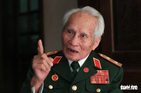 Trung tướng Nguyễn Quốc Thước nhận danh hiệu Công dân thủ đô ưu tú 2022 ở tuổi 96 - Ảnh 2. Trung tướng Nguyễn Quốc Thước nhận danh hiệu Công dân thủ đô ưu tú 2022 ở tuổi 96 - Ảnh 2.