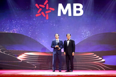 MB được vinh danh Doanh nghiệp xuất sắc châu Á 2022 - Ảnh 1. MB được vinh danh Doanh nghiệp xuất sắc châu Á 2022 - Ảnh 1.