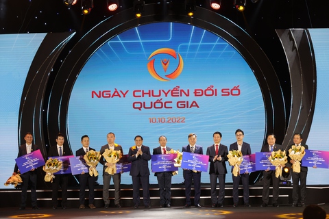 Thông điệp của Chính phủ về chuyển đổi số quốc gia: Phải để người dân, doanh nghiệp hưởng lợi - Ảnh 2. Thông điệp của Chính phủ về chuyển đổi số quốc gia: Phải để người dân, doanh nghiệp hưởng lợi - Ảnh 2.