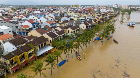 Phố cổ Hội An ngập trong nước lũ - Ảnh 1. Phố cổ Hội An ngập trong nước lũ - Ảnh 1.