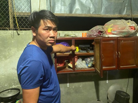 Dùng tuýp sắt đánh cảnh sát giao thông, cướp máy đo tốc độ - Ảnh 1. Dùng tuýp sắt đánh cảnh sát giao thông, cướp máy đo tốc độ - Ảnh 1.