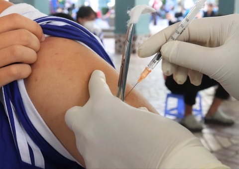 Làm sao tăng tỉ lệ tiêm vắc xin cho trẻ? - Ảnh 1. Làm sao tăng tỉ lệ tiêm vắc xin cho trẻ? - Ảnh 1.
