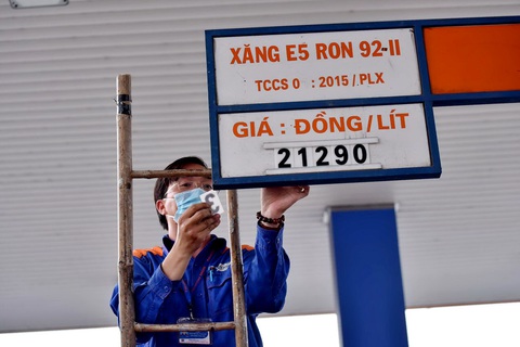 Sau 4 phiên giảm, giá xăng dầu quay đầu tăng trở lại - Ảnh 1. Sau 4 phiên giảm, giá xăng dầu quay đầu tăng trở lại - Ảnh 1.