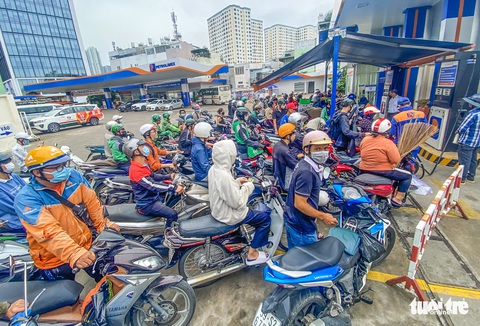 Cây xăng đóng cửa diện rộng: Liên bộ Công Thương - Tài chính đã làm hết trách nhiệm chưa? - Ảnh 1. Cây xăng đóng cửa diện rộng: Liên bộ Công Thương - Tài chính đã làm hết trách nhiệm chưa? - Ảnh 1.