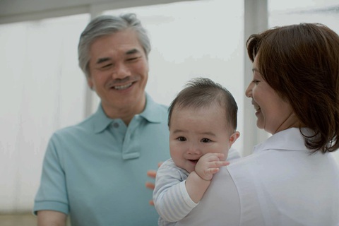 Người lao động có con ruột sinh con được nghỉ phép để chăm cháu - Ảnh 1. Người lao động có con ruột sinh con được nghỉ phép để chăm cháu - Ảnh 1.