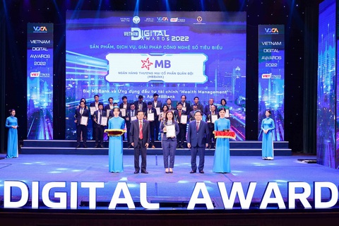 MB ‘thắng lớn’ tại giải thưởng Chuyển đổi số Việt Nam 2022 - Ảnh 1. MB ‘thắng lớn’ tại giải thưởng Chuyển đổi số Việt Nam 2022 - Ảnh 1.