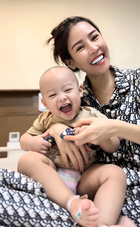 Ảnh vui sao Việt 11-10: Biệt đội Sao nhập ngũ vây kín cô dâu Diệu Nhi - Ảnh 9. Ảnh vui sao Việt 11-10: Biệt đội Sao nhập ngũ vây kín cô dâu Diệu Nhi - Ảnh 9.