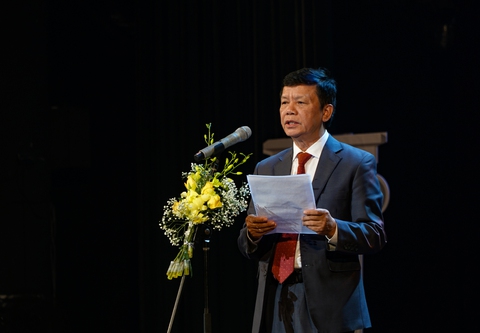 Hai vầng trăng khuyết, ghép lại cho tròn, hạnh phúc viên mãn - Ảnh 2. Hai vầng trăng khuyết, ghép lại cho tròn, hạnh phúc viên mãn - Ảnh 2.