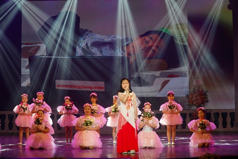 Hai vầng trăng khuyết, ghép lại cho tròn, hạnh phúc viên mãn - Ảnh 4. Hai vầng trăng khuyết, ghép lại cho tròn, hạnh phúc viên mãn - Ảnh 4.